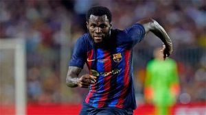 برشلونة يحدد سعر بيع كيسيه وسط منافسة سعودية إيطالية على ضمه