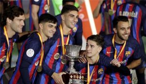تقارير: برشلونة يتجاهل رغبة لاعبه في الاستمرار ويعرضه للبيع