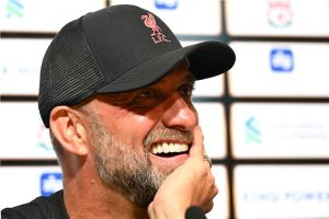 ليفربول يبدأ مفاوضاته للتعاقد مع مدافع شاب